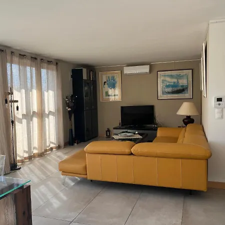 Appartement Standing Bord Sorgue L'Isle-sur-la-Sorgue Exterior photo