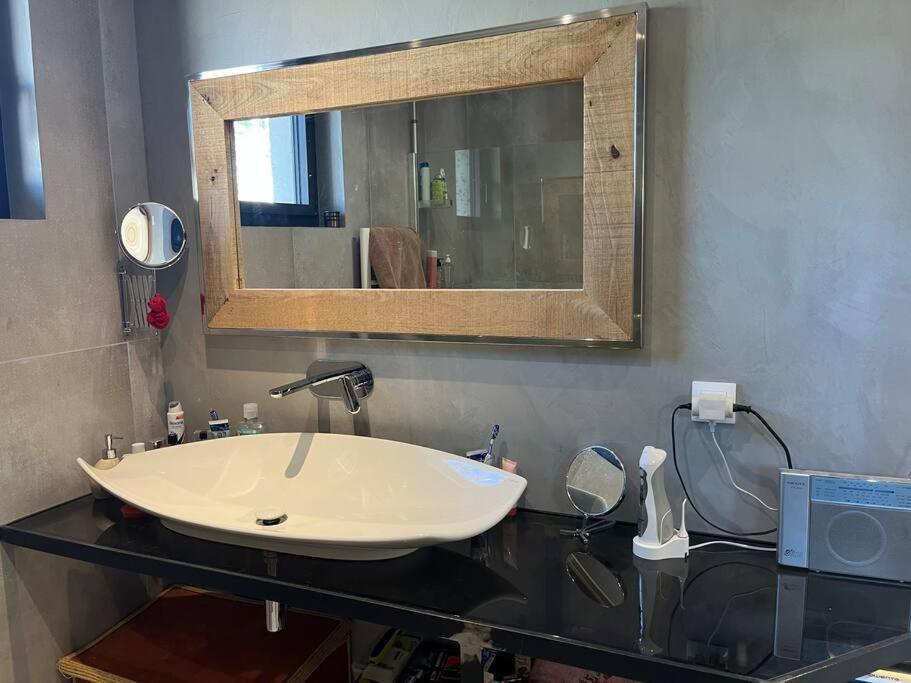Standing Bord Sorgue Apartment *
