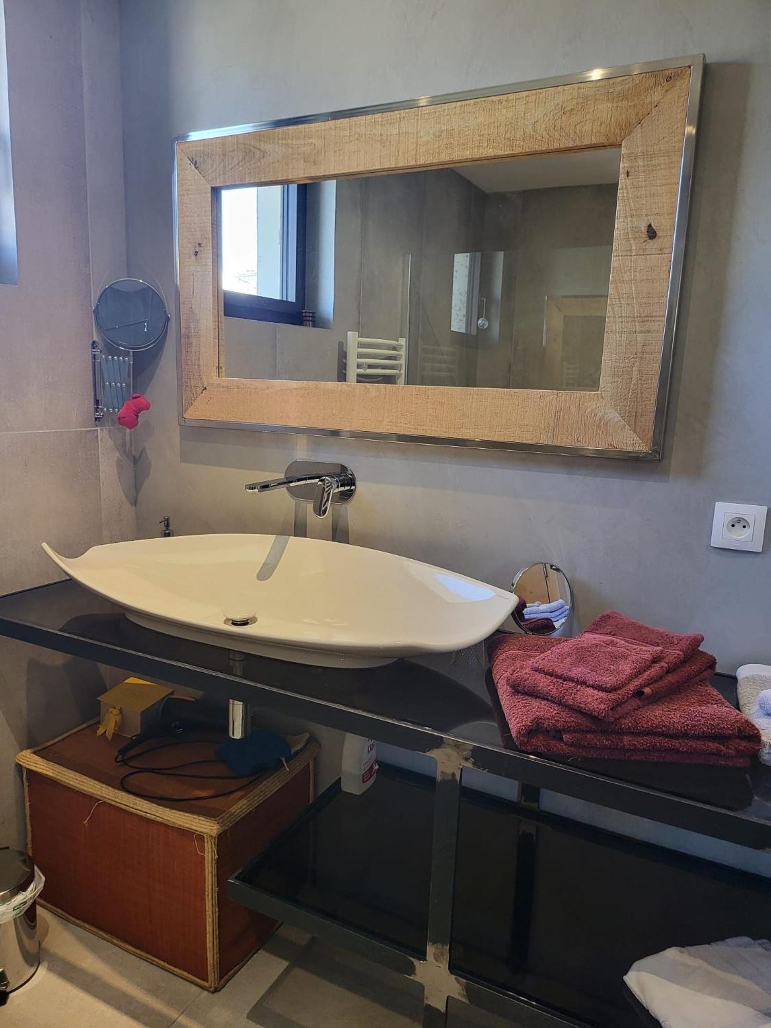 Standing Bord Sorgue Apartment *